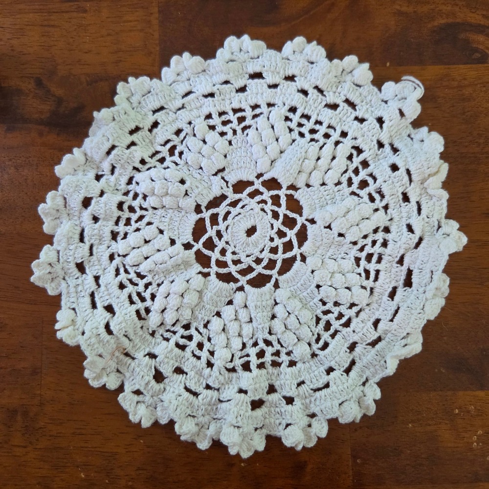 Vintage White Crochet Lace‎ Doily 10 Inch Round Popcorn Stitch Table Decor